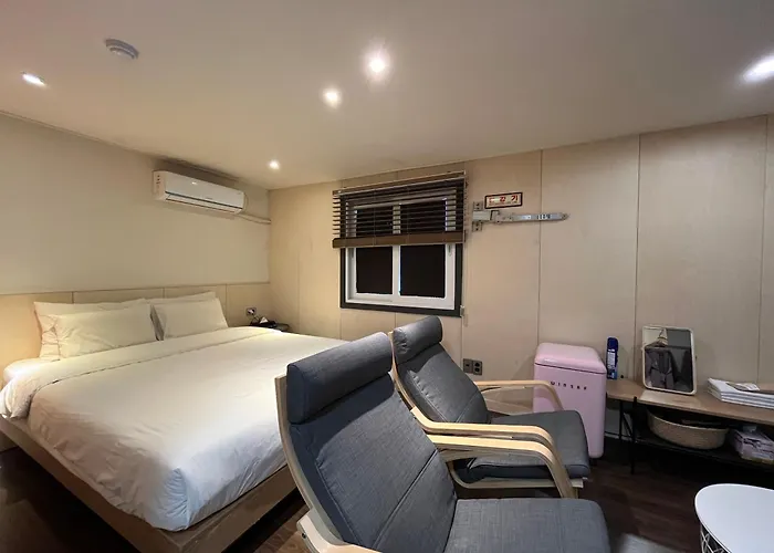 Hotel The Hit 2*