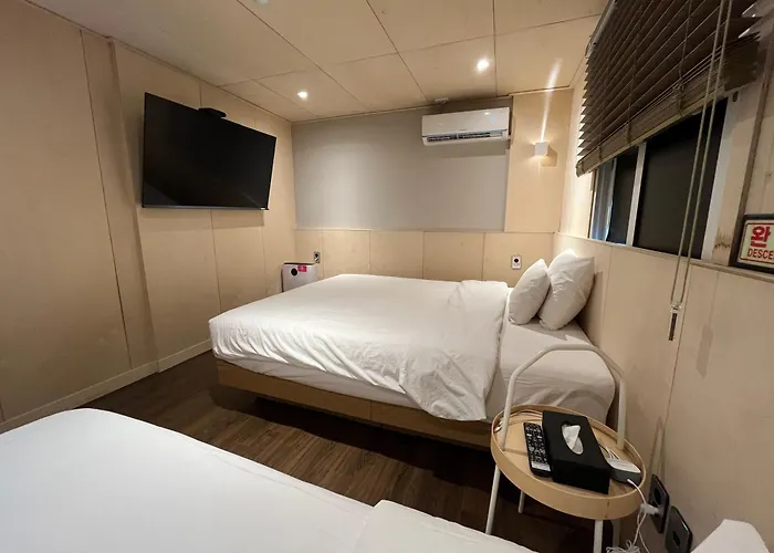 Hotel The Hit 2*