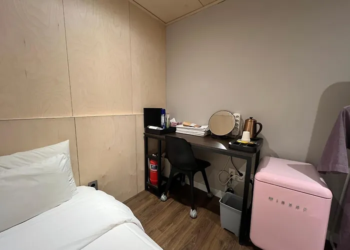 The Hit 2* Busan