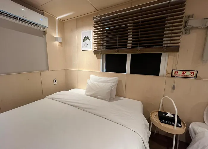 The Hit Hotel 2*