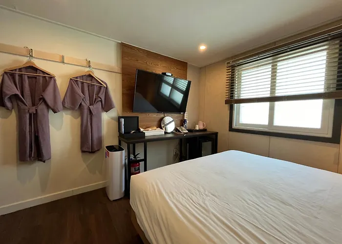 Hotel The Hit 2*