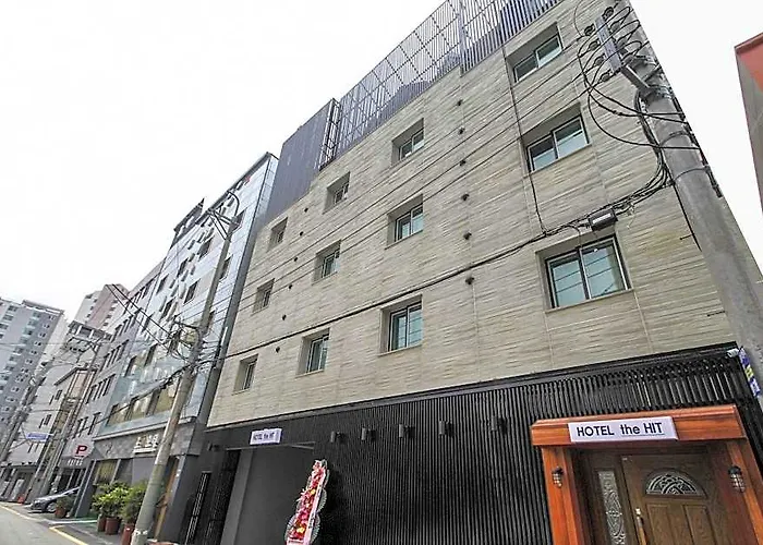 The Hit Hotel 2*